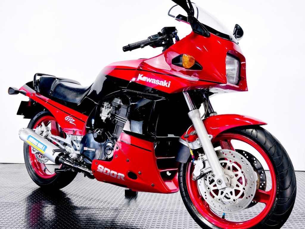 KAWASAKI GPZ900R NINJA A8